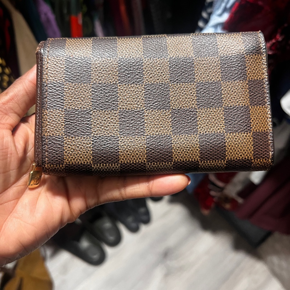 LV Damier Compact Wallet (authentic)